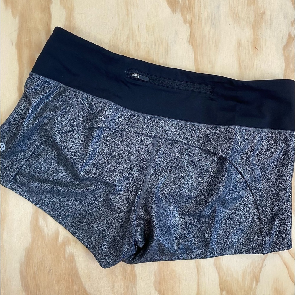 Lululemon Run Times Short Ii 4" Luminosity Foil Print Black Silver / Black
